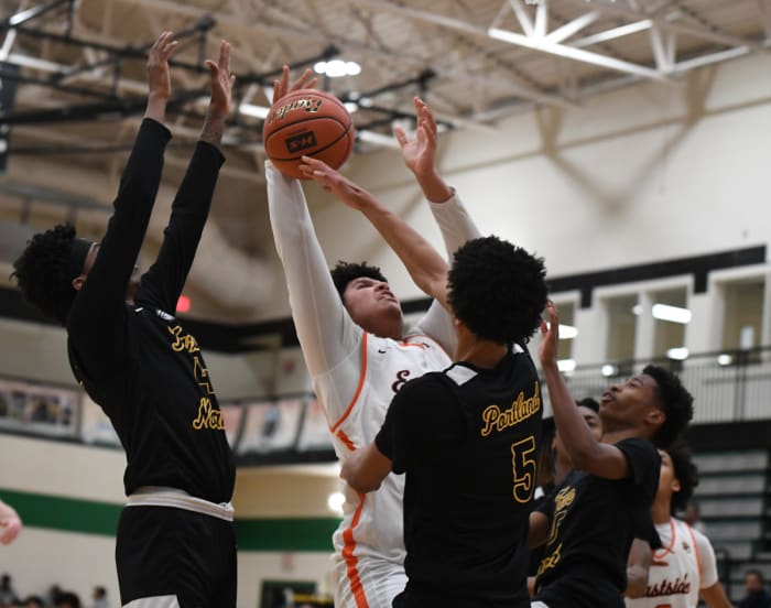 a Roosevelt vs Eastside Catholic boys basketball The Hardwood Invite final Portland Oregon December 20 2023 Taylor Balkom 39